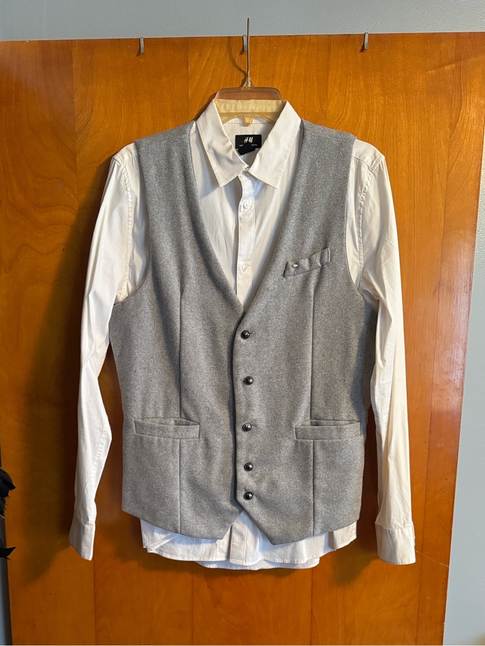 H&M Light Gray Men's Vest with White Shirt - Classic Buttoned Front